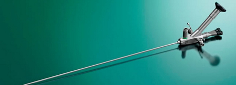 كيفية إدخال منظار الحالب شبه الصلب في الرجل.jpeg