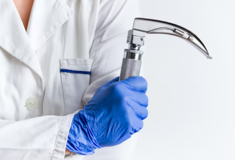 How Do You Hold Laryngoscope.png